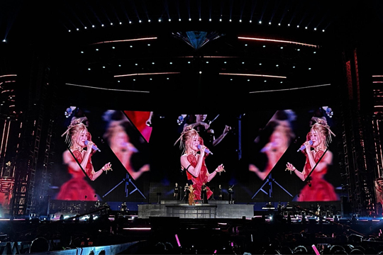 9年等待终圆梦！bwin必赢LED屏幕点亮张韶涵南昌演唱会璀璨之夜！