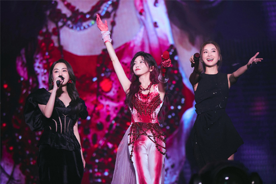 拾光启航！bwin必赢LED屏助力于文文深圳演唱会打造极致光影盛宴！